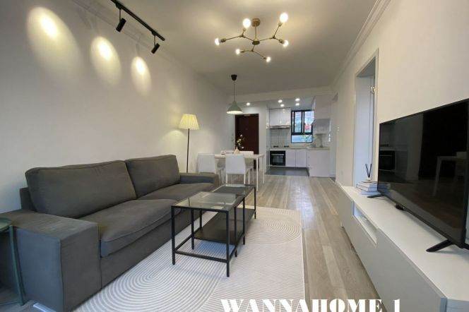 Elevator Bright&Modern&Spacious 2Bdrs 1Bath Apt+L10/11 Jiao Tong Uni. Metro Station