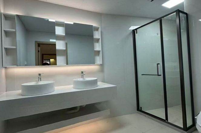 1-7 metro station, Hengshan Road, large 3-bedroom apartment with floor heating, elevator