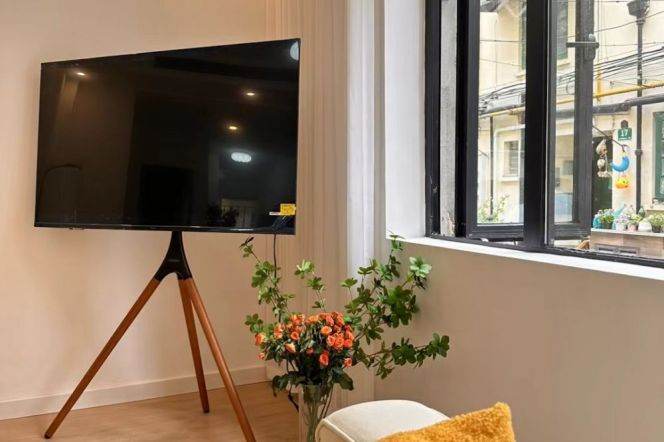 Cozy house close to Nomandy Apts