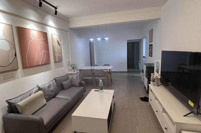 MASTER BEDROOM IN WEST NANJING ROAD LINE 2/12/13