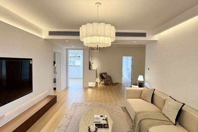 4Bedrooms 2Baths Apt/Modern&Bright /L11/15 Shanghai West Railway Station/180sqm