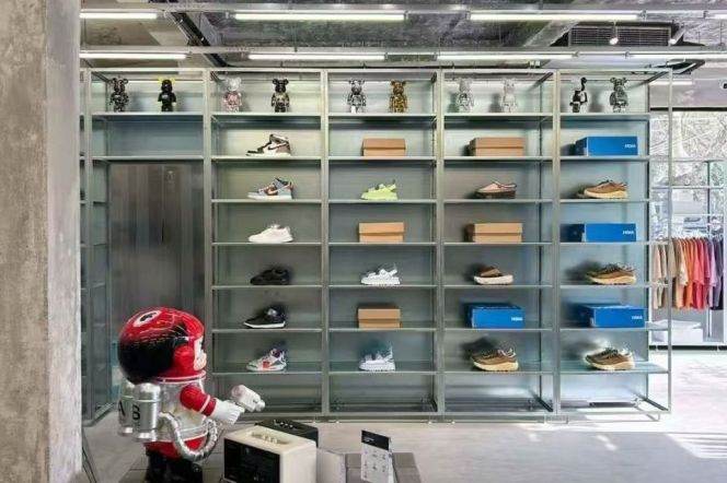 Streetfront Retail Building near nr JiaShan RD M9/12