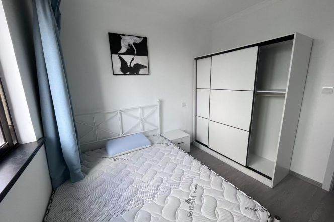 Two rooms are available In Nice shared apt great view on 27 floor in West Nanjing Road