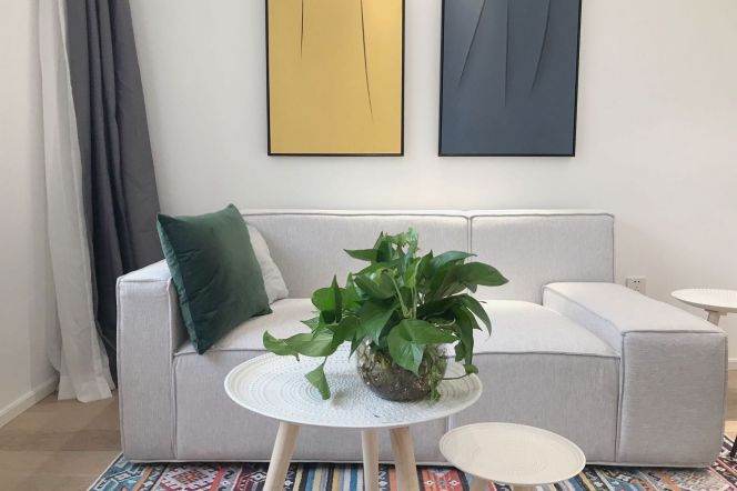 2Br，Balcony，Near JiaoTong University Station,Line 10