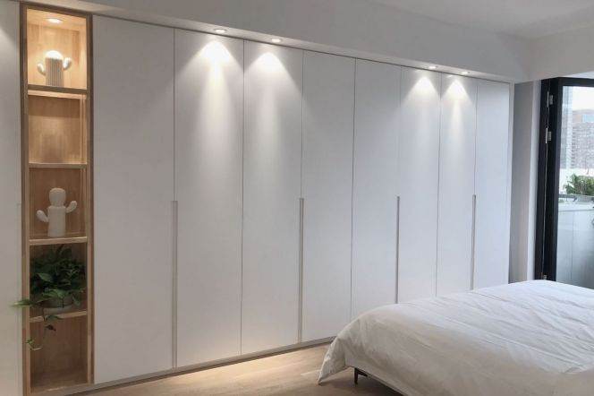 2Br，Balcony，Near JiaoTong University Station,Line 10