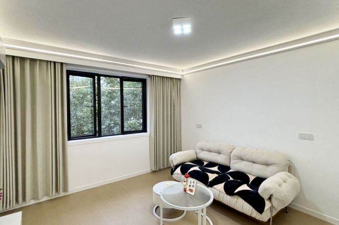  1Bdr 1bath Apt/New&Bright/L11/13 Longde Rd/Su Zhou Creek/Zhong Shan Park/stairs