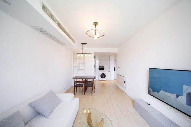 1Bdr 1bath Apt/New&Bright/L11/13 Longde Rd/Su Zhou Creek/Zhong Shan Park/elevator
