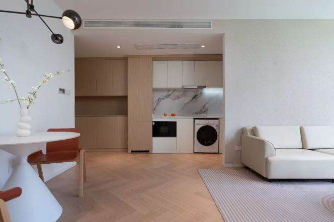 Excellent one bedroom serviced apt+Floor Heating+oven Nr L7/13/14 Jing'an