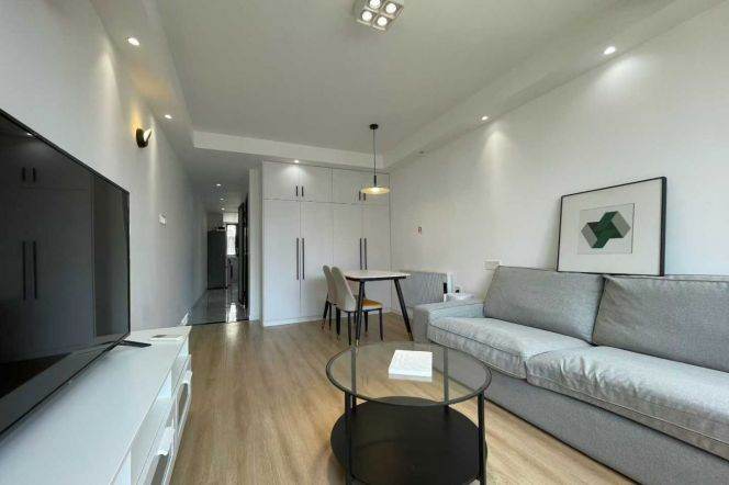  Homey 1br apt nr Zhongshan Park 7.5k   Line 2/3/4