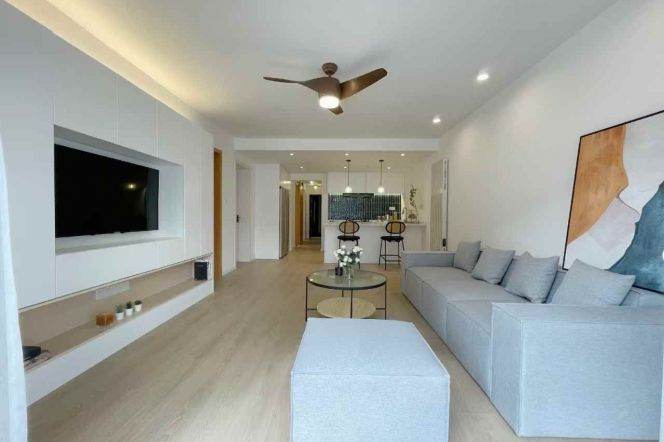 Loushanguan Rd Station Elevator 3Br/2Bath Line2/15 Open Balcony