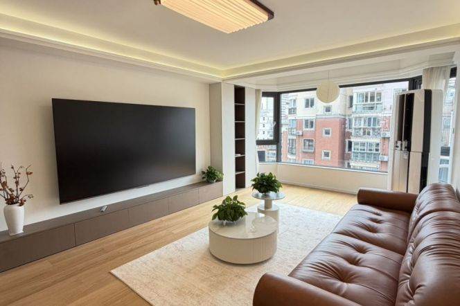 Open balcony+modern 2br 2baths/big living room,Changshou rd@L7/13