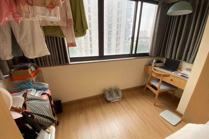 Modern 2br 1lr/elevator/Parking/bright room,Hongqiao rd@L3/4/10