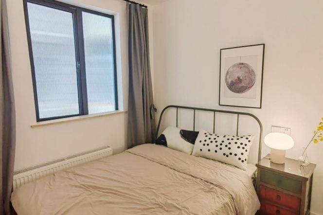 Modern 1+1 br next JiaoTong University ,2 mins walking to L 10/11