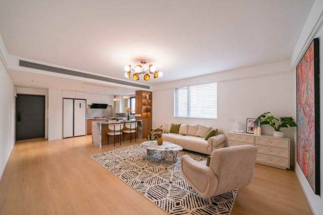 Apartment for Rent near Jiaotong University | 115 sqm | 2-Bedroom | Fully Equipped