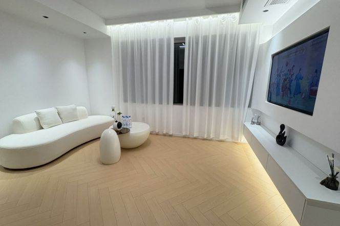 Nice terrace 2Brs/1Lr/1Bt apt nr Jiaotong university,M3/4/10/11