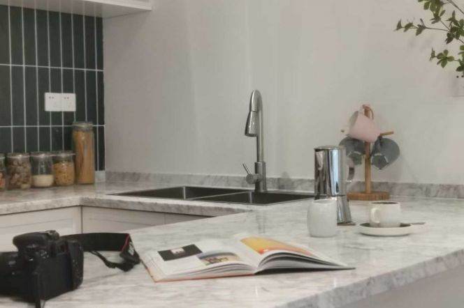  Spacious 3br with Balcony @Changning &Parking   L2/15 