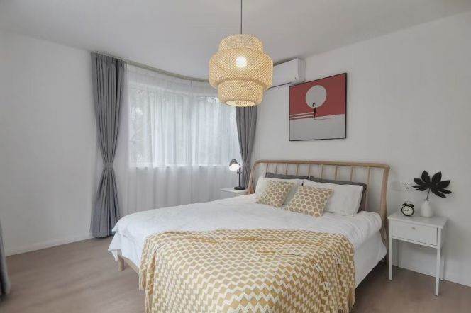 Newly Renovated Spacious 3Br/2Lr/2Bt@L2/15 Loushanguan Rd Station 