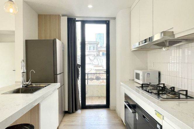 Cozy 1BD Old Apartment w. Big Balcony L1/10