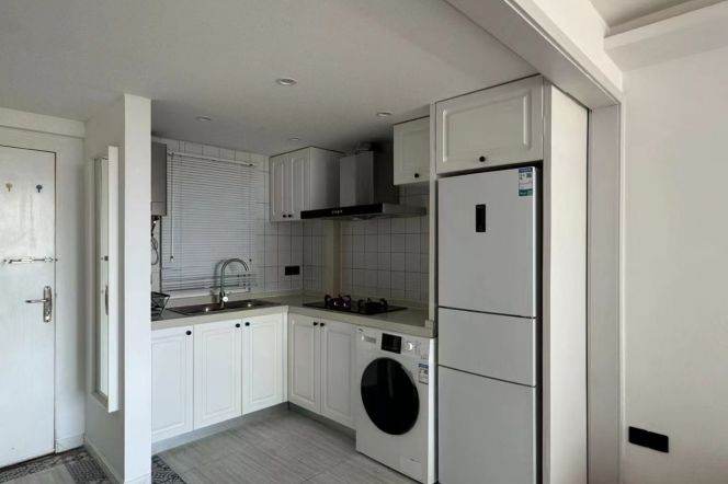 jiaotong university station one bedroom