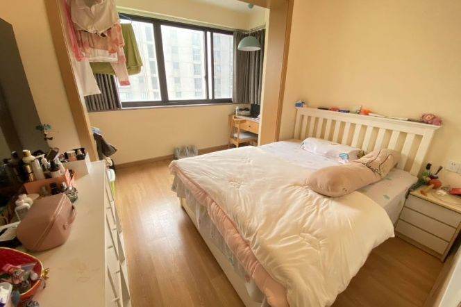 Modern 2br 1lr/elevator/Parking/bright room,Hongqiao rd@L3/4/10
