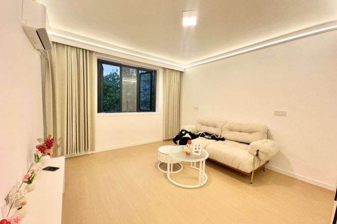 Newly Renovated Spacious 1Br/2Lr/1Bt@L2/3/4 Zhongshan Park&Suzhou Creek River 