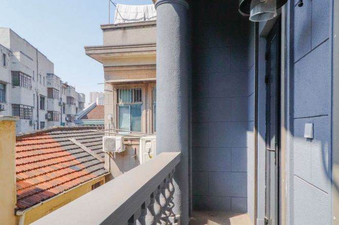 Huaihai rd 4br200sqm with terrace