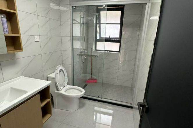 2Br,@balcony brand new,@jiaotong university-line 10,@xinhua Rd.