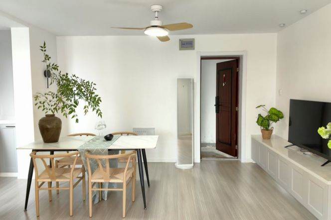 High rise one bedroom elevator Apt +dryer+oven@L2/4Zhongshan Park