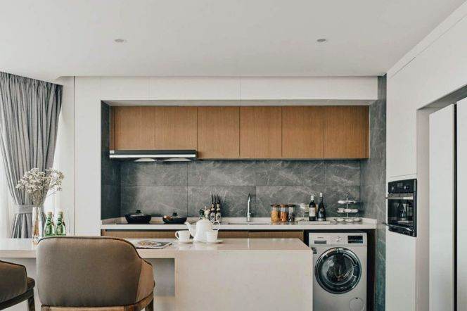 Luxury spacious 1br serviced apt in Pudong Lujiazui nr L2,4,6,9