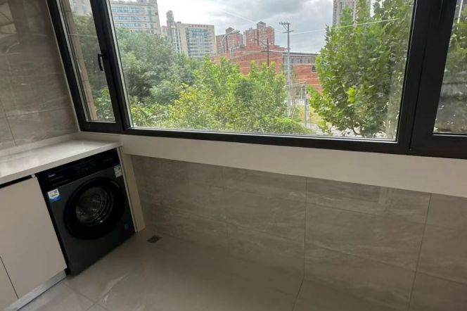  2Br,@balcony brand new,@jiaotong university-line 10,@xinhua Rd.