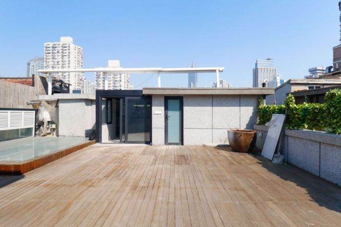 Huaihai rd 4br200sqm with terrace