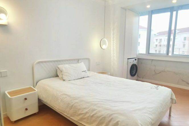 Brand new 1BR Hongqiao RD Sta M3/4/10/5F without Lift/6K/48sqm