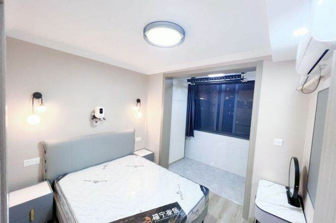 Bright & cozy 2-bedroom apartment located within walking distance to North Xizang Road Station