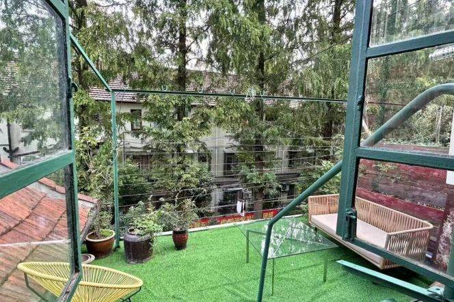  Stunning 2br 2baths old house with Terrace nr Jiaotong University  L10/11
