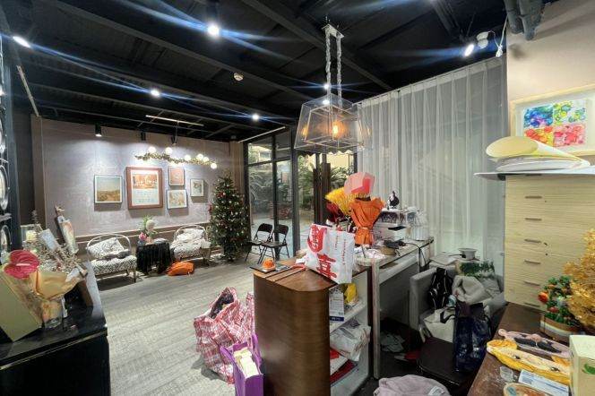 Ground Floor Street-Facing Shop: 7m Loft Layout, Independent AC, Plumbing Ready