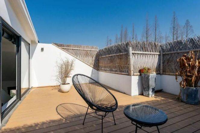 beautiful 4brs lane house floor heating big terrace near Wu kang road line 10,11