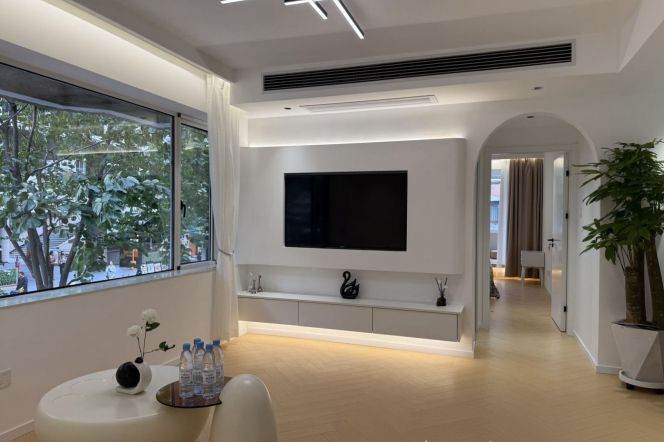 Big terrace Jiaotong Uni 2BRs  /  Spacious / Bright / Modern/ elevator