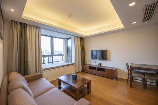 1BR with elevator near line 1 N.Zhong'shan Rd can accept any one month and above leasing