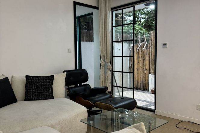 Sunny & Cozy 1Br + private yard | Jiaotong University L10/11 | 13.9K