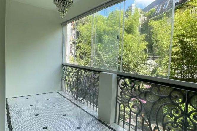 modern big size 3brs floor heating share big terrace in central Xuhui Heng shan road IAPM