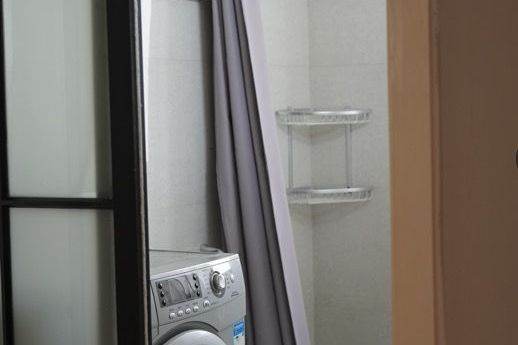 2 Bedrooms in the heart of Jing'an /near Wuning Road