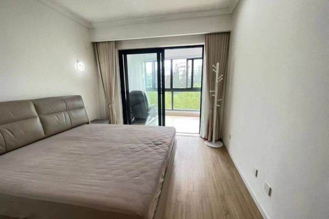 Subway stations of Lines 11 to 15, park-style community, constant temperature throughout the year