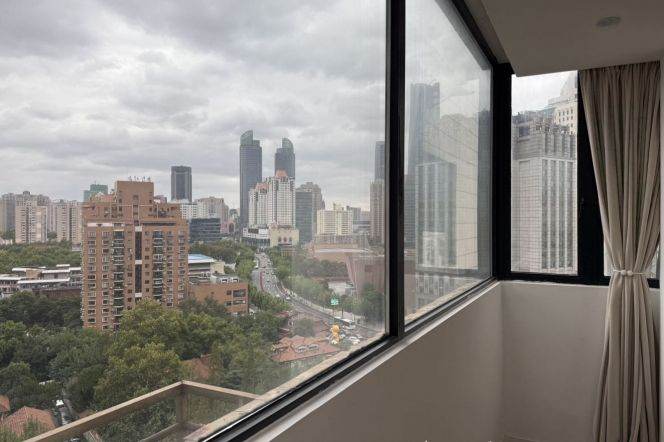 Jiaotong Uni 1BR  /  Spacious / Bright / Modern/ Quiet /Good view