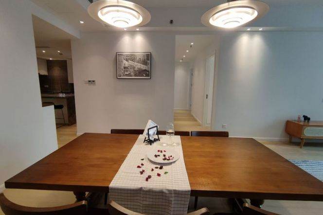 Bright 3Brs in Wellington Garden