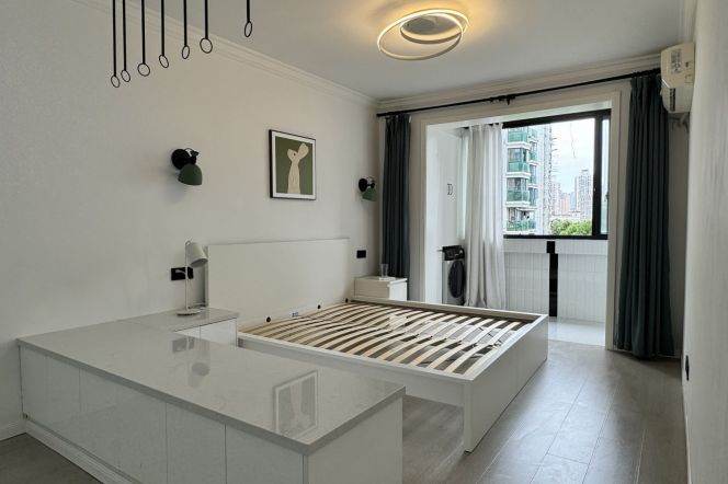 Spacious 1Br + Cloakroom+Elevator | Zhongshan Park Metro L2/3/4 |8K Only