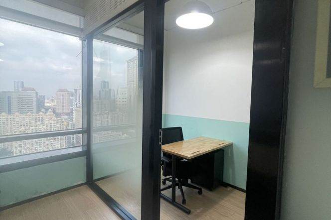 Well-Equipped Office near People square, with Large Window, Ready for Immediate Occupancy