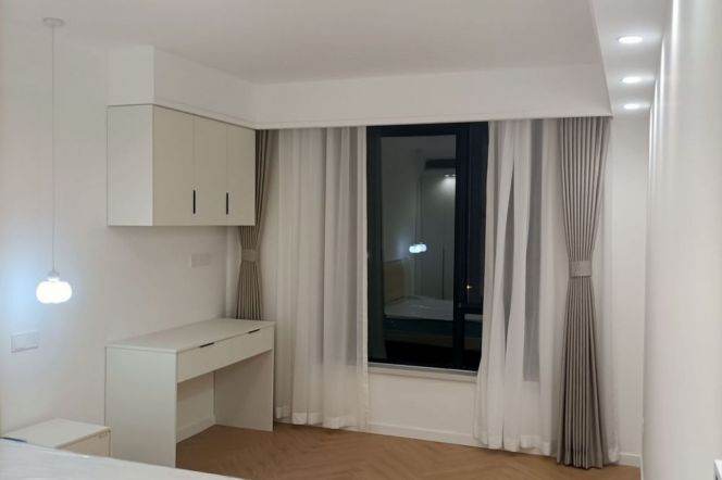 Loushanguan rd 2BR 2LR@L2/15,elevator/floor heating/big living room