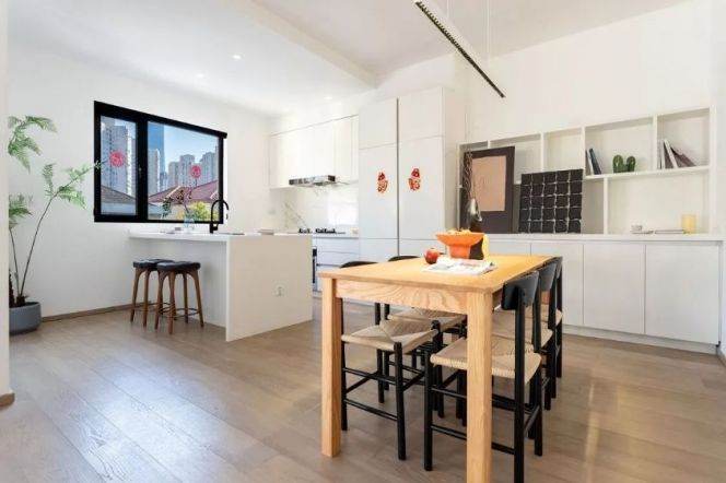 beautiful 4brs lane house floor heating big terrace near Wu kang road line 10,11