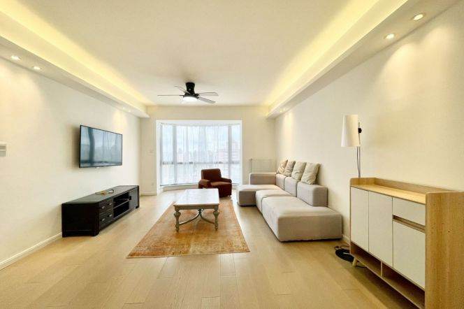 190 sqm 4 br Apt &balcony &wall heating/changning 24K