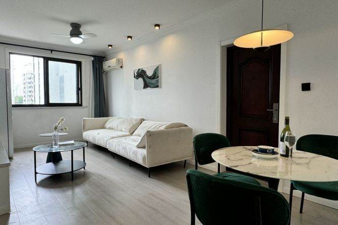 Spacious 1Br + Cloakroom+Elevator | Zhongshan Park Metro L2/3/4 |8K Only